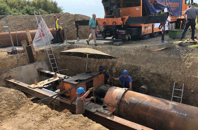 Aggerverband sichert Trinkwasserversorgung – Kreuzung der Landstraße L324 im unterirdischen Rohrvortrieb